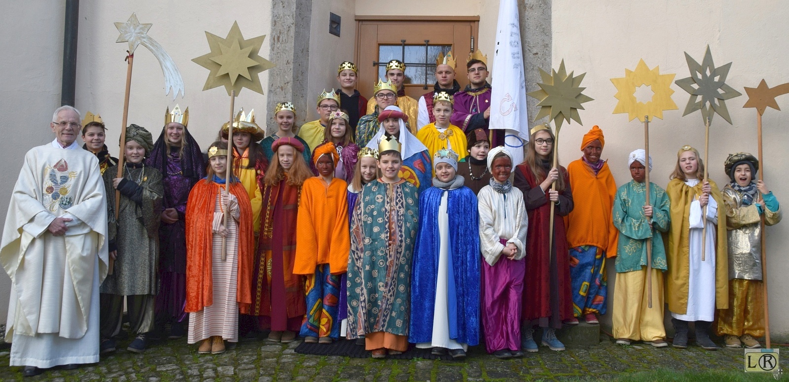 DSC 0142.1GruppevorSakristei
